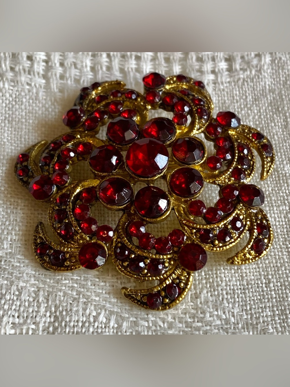Vintage Red Rhinestone Brooch Pin Gold Tone Mid-Century